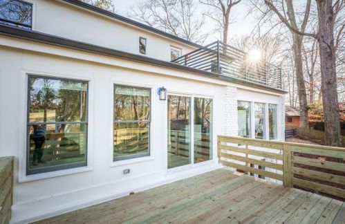 2462 Echo Dr, Atlanta GA  30345-3527 exterior