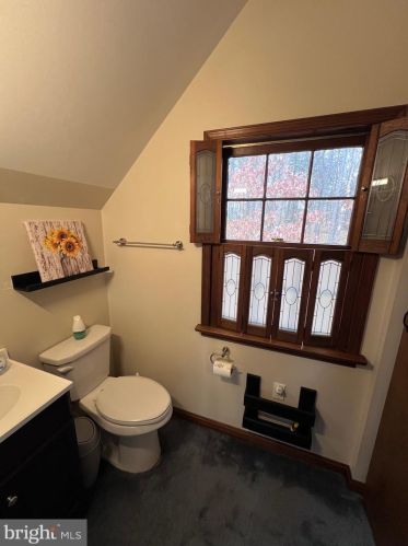75 Ruffed Grouse Ln, Berkeley Springs WV  25411-5287 exterior
