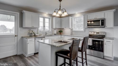 210 Rosedale Ave, Lancaster PA  17603-5708 exterior