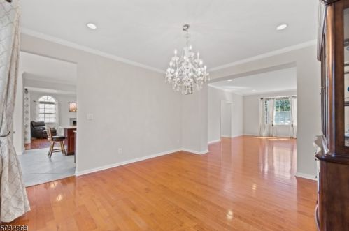 53 Winding Way, Princeton NJ  08540-8809 exterior