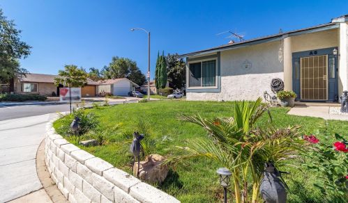 6875 Crest Ave, Riverside CA  92503-1162 exterior