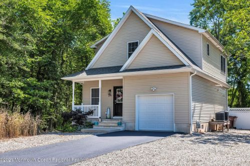 297 Parisen Ave, Berkeley Township, NJ 08721-3629
