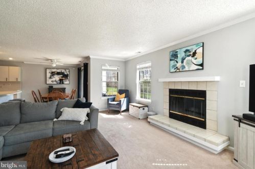 1213 Eagles Chase Dr, Trenton NJ  08648-2540 exterior