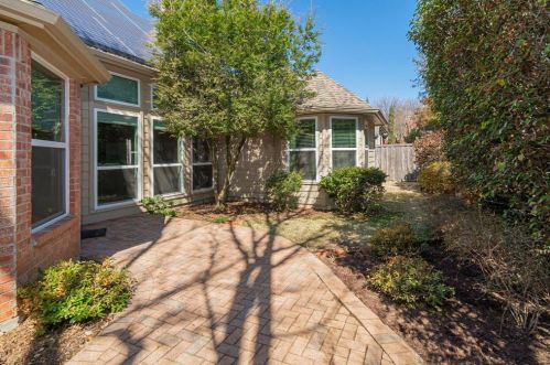 14597 Waterview Cir, Addison, TX 75001-7921
