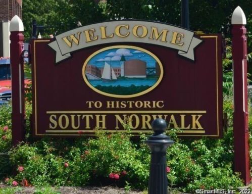 70 Washington St, Norwalk CT  06854-3074 exterior