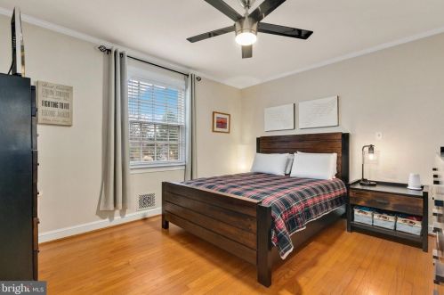 322 Northwest Dr, Silver Spring MD 20901-1431 exterior