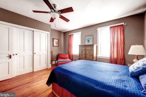 225 Gravers Ln, Philadelphia PA 19118-2802 exterior