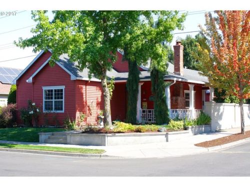 1012 Multnomah Dr, Interlachen, OR 97024-3778