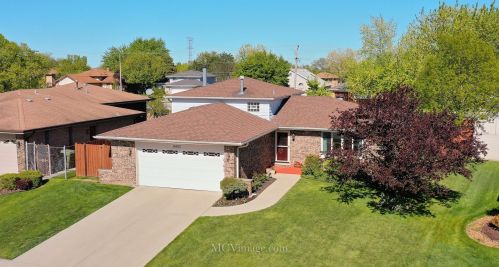16621 Clover Ln, Tinley Park, IL 60487-1277