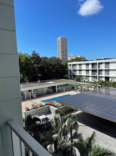 2847 Waialae Ave, Honolulu HI  96826-1820 exterior