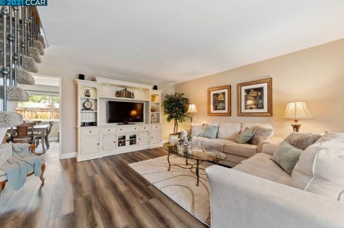 907 Hastings Dr, Concord CA  94518-3821 exterior