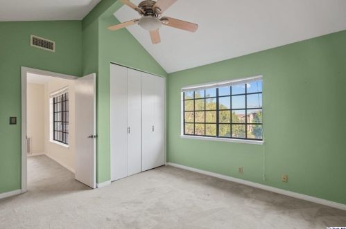 2520 Flintridge Dr, Glendale CA  91206-1033 exterior