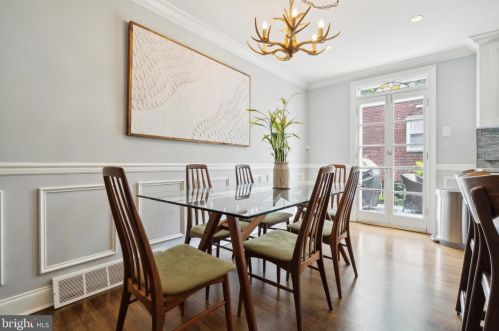 710 Lombard St, Philadelphia PA  19147-1315 exterior