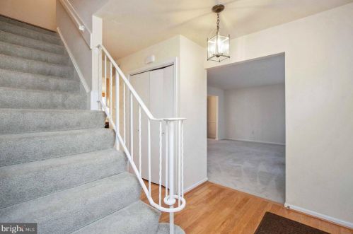5020 Castle Moor Dr, Columbia, MD 21044-1403