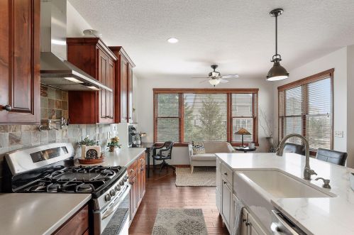 2488 Fieldstone Curv, Saint Paul MN  55129-6209 exterior