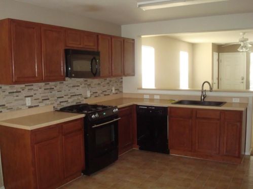 3400 Autumn Bay Dr, Austin TX  78744-1764 exterior