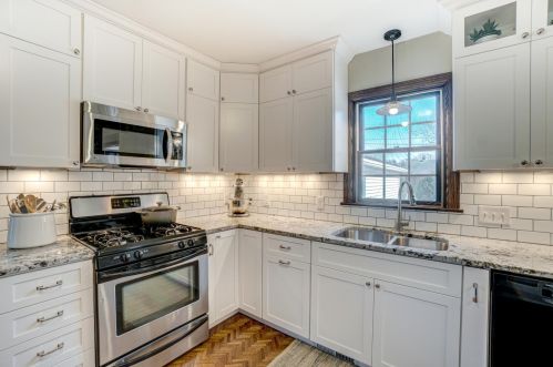 1930 Arona St, Saint Paul MN  55113-5843 exterior