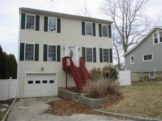 65 Providence Ave, Huntington, CT 06484-4044