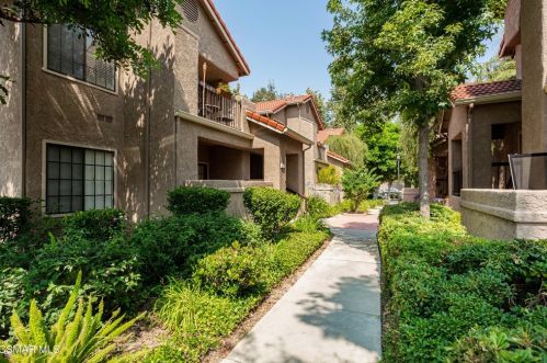 2335 Archwood Ln, Simi Valley, CA 93063-6149