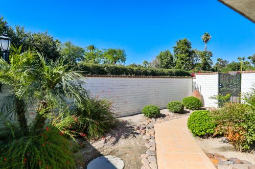 141 Don Quixote Dr, Rancho Mirage, CA 92270-4561