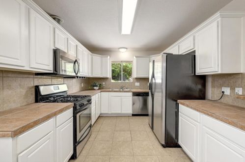 8609 Camelia Ln, Austin TX  78759-7506 exterior