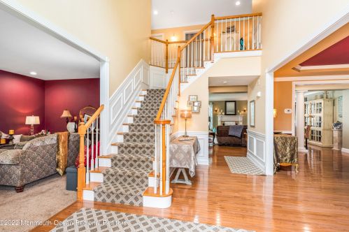 7 Bermet Ct, Tinton Falls NJ 07724-4026 exterior