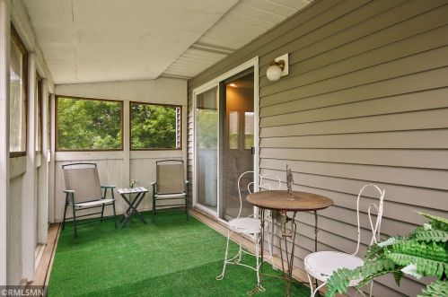 4460 Hamilton Dr, Saint Paul MN  55123-1974 exterior