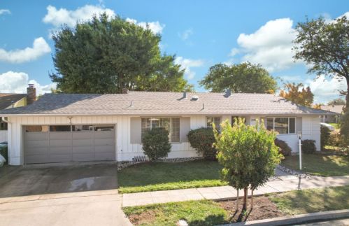 2394 Tahiti St, Hayward, CA 94545-3436