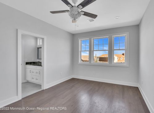 19 Sturgis Rd, Lavallette NJ 08735-2843 exterior