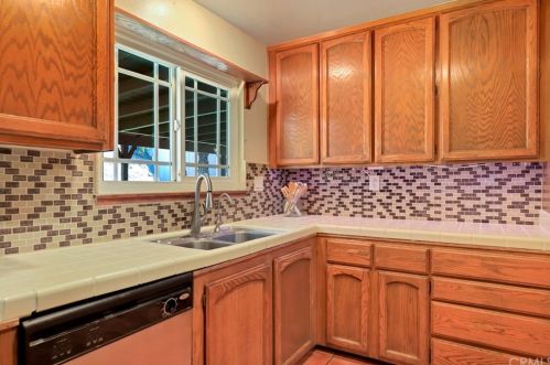 6010 Kitty Hawk Dr, Riverside CA  92504-1422 exterior