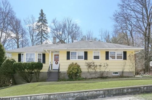 52 Werner Ave, Paterson, NJ 07508-2947