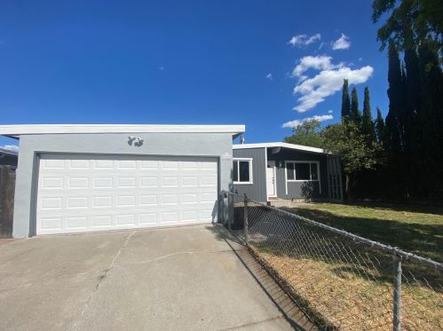 312 Cowell Ave, Manteca, CA 95336-5906
