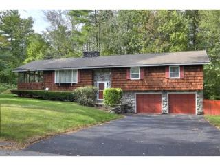 4 Betty Lee Ter, Salem, NH 03079-2051