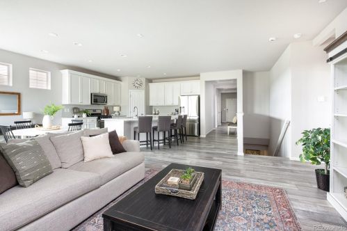 27220 Ottawa Dr, Aurora, CO 80016-7542