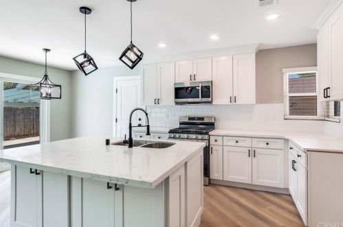 8536 Basswood Ave, Riverside CA  92504-2827 exterior