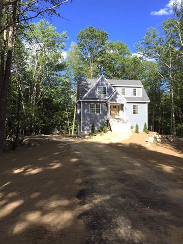 67 North St, Amherst, NH 03031-4402