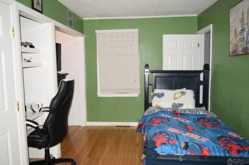 954 Mulberry St, Trenton NJ  08648-4524 exterior