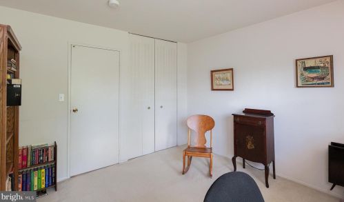 22 Valleybrook Dr, Lancaster PA  17601-4623 exterior