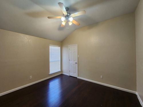 5816 Crowder Dr, Fort Worth TX  76179-7704 exterior