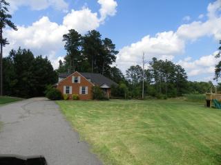 733 Meta Pointe Dr, Chesapeake, VA 23323-5818