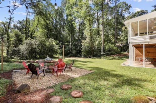 535 Bridgewater Dr, Atlanta GA  30328-2814 exterior