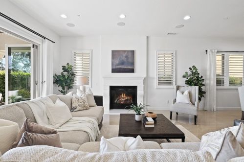 130 Long Fence, Irvine CA  92602-1807 exterior