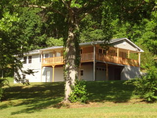 204 Creek Rd, Otto, NC 28763-9358