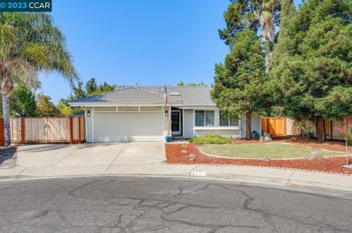 2735 Calpine Pl, Concord CA  94518-2610 exterior