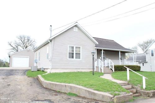 921 7th Ave, Fulton, IL 61252-1224