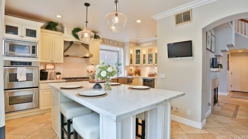 906 Dylan Way, Anaheim CA  92808-1515 exterior