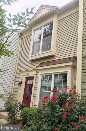 3028 Mcmaster Ct, Herndon, VA 20171-3732