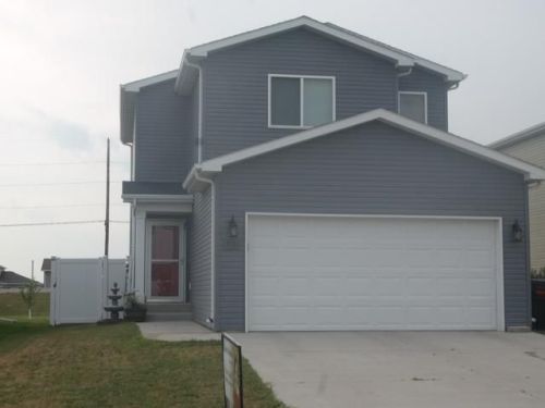 3010 Finley St, Bismarck, ND 58504-9244