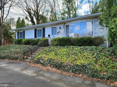 2311 Market St, Primrose, PA 17901-1805