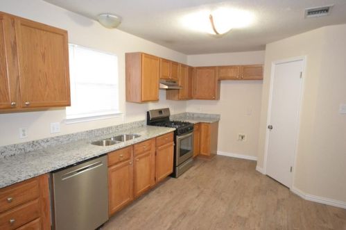 2003 Coachlamp Dr, Cedar Park, TX 78613-6855